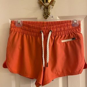 Vuori Women’s XS Orange Clementine Short 2.0 NWT